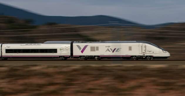 Tren de la serie 106, de la plataforma Avril de Talgo, durante un viaje de pruebas. © RENFE-PATIER.