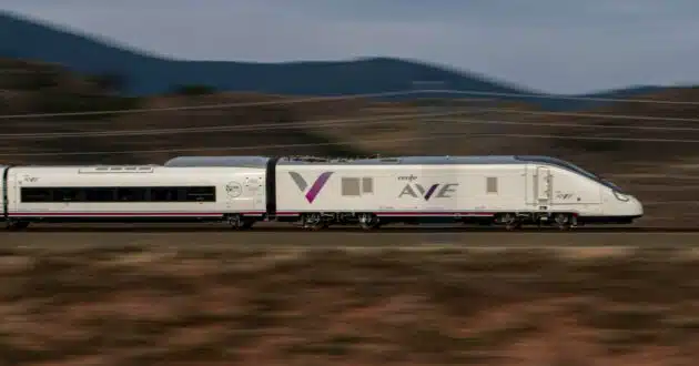 Tren de la serie 106, de la plataforma Avril de Talgo, durante un viaje de pruebas. © RENFE-PATIER.