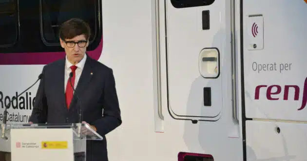 The President of the Generalitat de Catalunya, Salvador Illa, during the presentation of the Cercanías and Rodalies 452 series. © MIGUEL BUSTOS.
