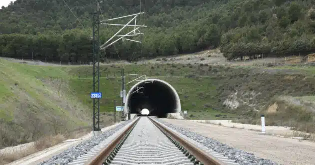 Almendro Tunnel on the Venta de Baños-Burgos High Speed Line. © ADIF.