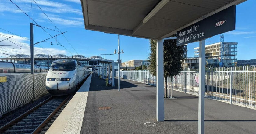 Tren de la serie 100 de Renfe en la estación de Montpellier Sud de France. © RENFE.