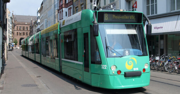 Tranvía de la línea 8 de Basilea que, al igual que el futuro Tramvalira, circula por dos países. (CC BY SA) ALF VAN BEEM-Wikimedia Commons. Imagen recortada.