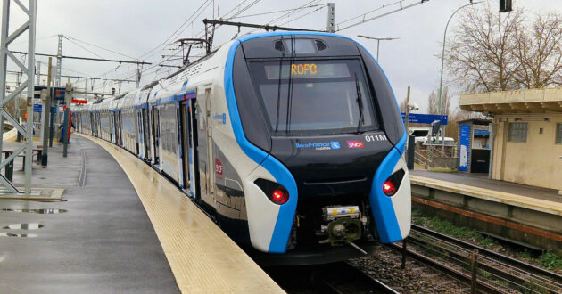 Tren RER NG de la serie Z58500, en la estación de Villeneuve Triage. (CC BY SA) NICO RAPT-SNCF-Wikimedia Commons. Imagen recortada