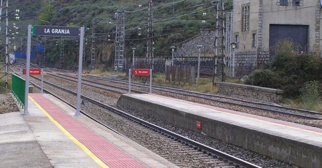 Estación de La Granja, de la línea 800 León-La Coruña. © MINISTERIO DE TRANSPORTES Y MOVILIDAD SOSTENIBLE.