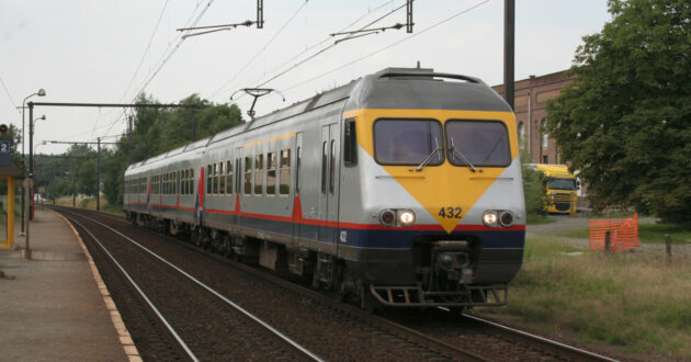 Tren de la serie AM30 de SNCB, una de las que van a reemplazar los nuevos trenes. (CC BY SA) WILLEM_90-Wikimedia Commons. Imagen recortada