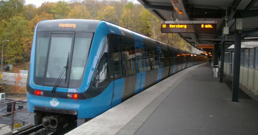 Tren de la serie C20 del metro de Estocolmo. (CC BY NC SA) CLIVE G'.