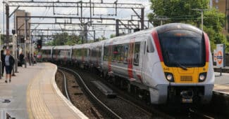 Tren de la serie 720 de Greater Anglia en la estación de Hackney Down. (CC BY NC SA) MATT TAYLOR.