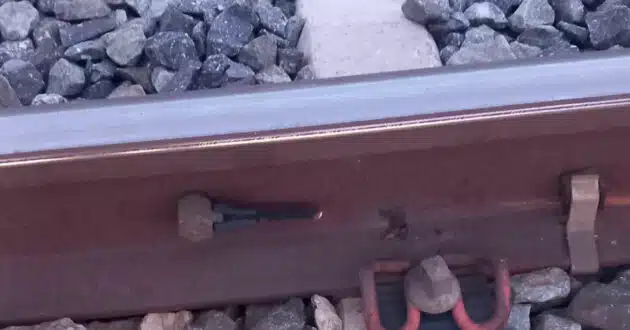 Uno de los puntos en los que se ha robado el cable. X DE ÓSCAR PUENTE.