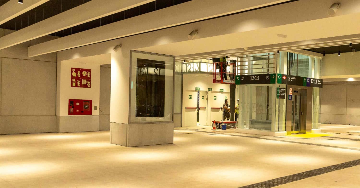 New lift access to platform 8 from the Chamartín underground concourse. © ADIF.