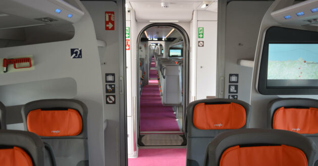 Interior of a 106 series for the Avlo service © MIGUEL BUSTOS.