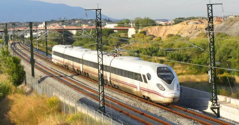 105-001, el prototipo del OARIS de CAF, durante sus pruebas en Cataluña. (CC BY ND) DANIEL LUIS GÓMEZ ADENIS-Flickr