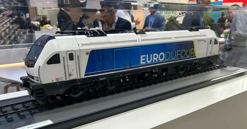 Maqueta de la Euro DuFour presentada en Transport Logistic. © STADLER RAIL