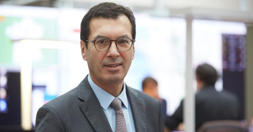 SNCF chairman and CEO Jean-Pierre Farandou (CC BY SA) MAXIME HURIEZ-Wikimedia Commons. Image cropped.