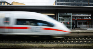 Tren de alta velocidad ICE de Deutsche Bahn. CHRISTIAN LUE-UNSPLASH.