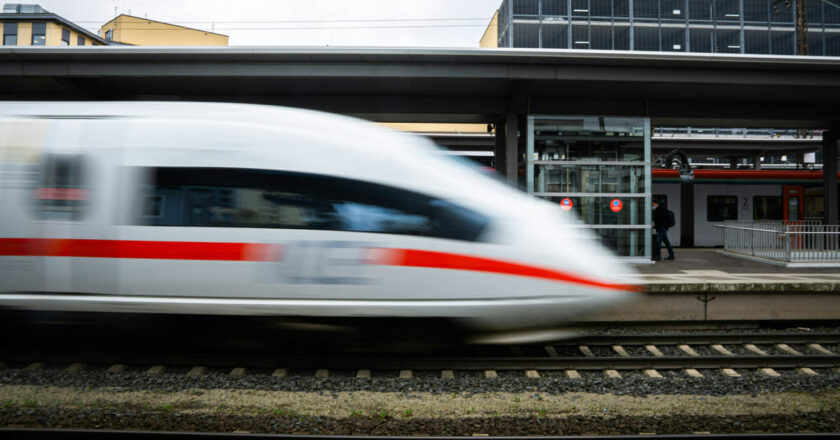 Tren de alta velocidad ICE de Deutsche Bahn. CHRISTIAN LUE-UNSPLASH.