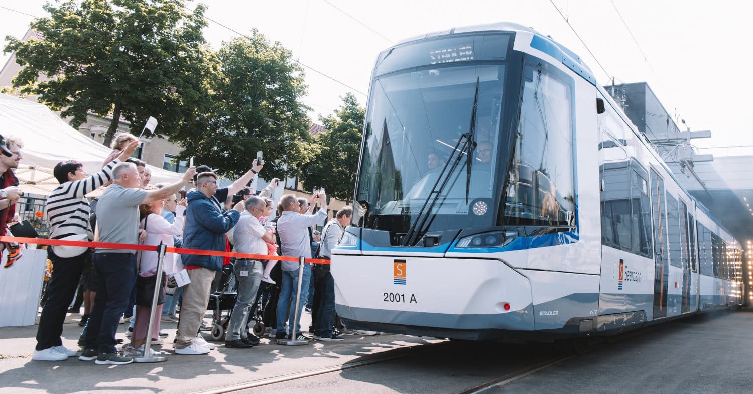 Primer CITYLINK del Saarbahn, que también es la primera entrega del proyecto VDV-TramTrain. © STADLER.
