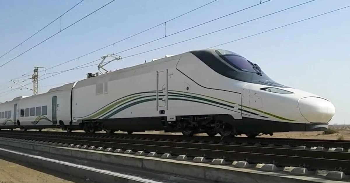 Talgo 350 de la saudí SRO. (CC BY SA) FLYAKWA-Wikimedia Commons. Imagen recortada.