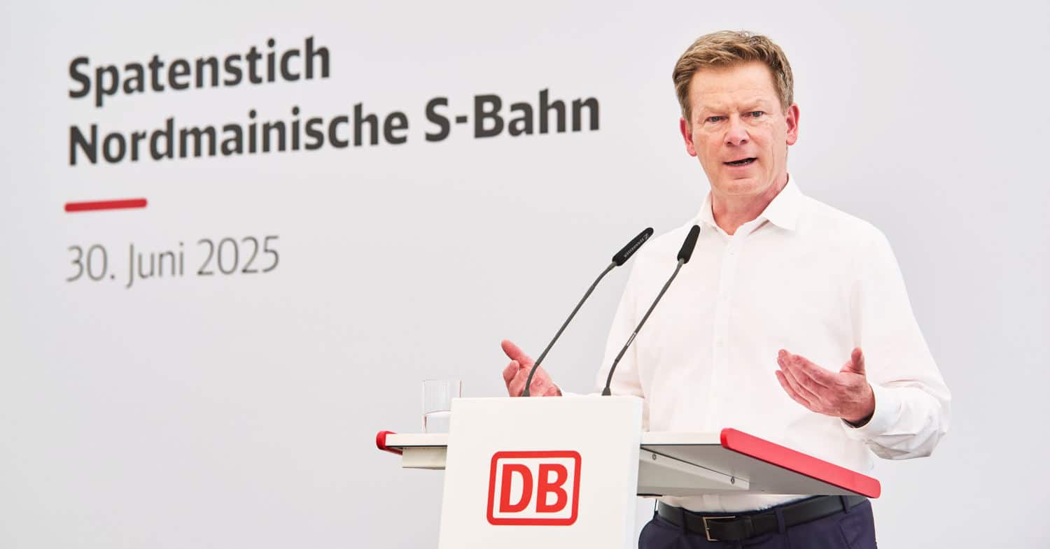 Dr Richard Lutz durante el inicio de las obras del S-Bahn Nordmainischen. © DEUTSCHE BAHN-STEFAN WILDHIRT.
