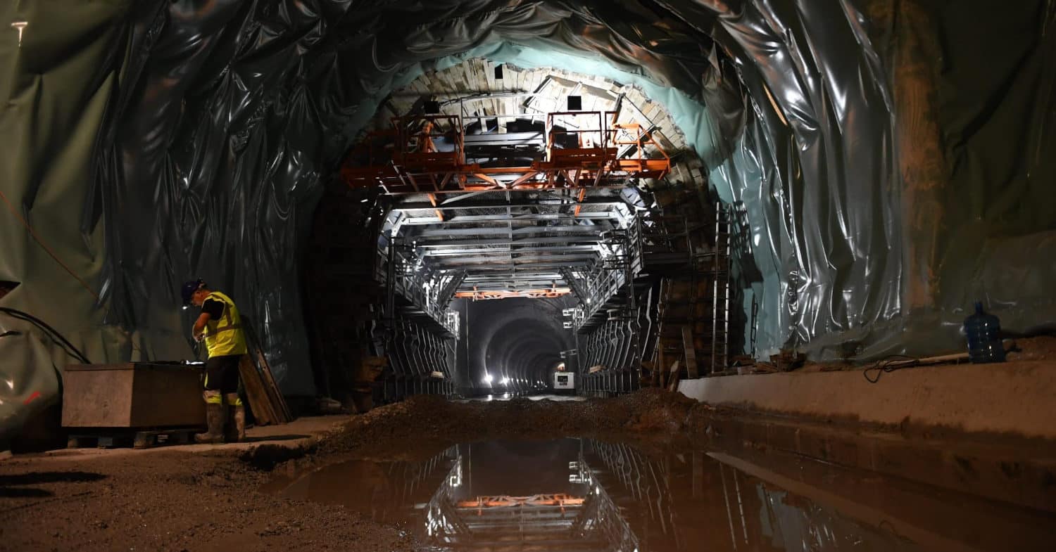 The excavation of the tunnels for the Punta Langosteira branch line has been completed