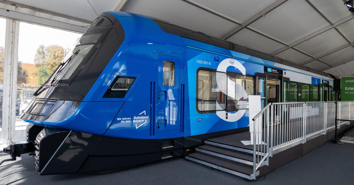 Model of the new S-Bahn XXL trains in Munich. © DEUTSCHE BAHN AG/THOMAS KIEWNING.