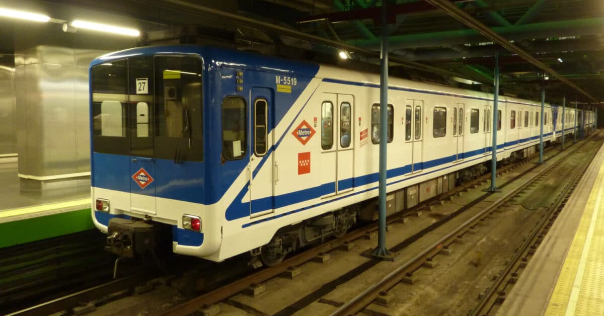 Tren de la serie 5000-4 en la estación de Príncipe Pío de la línea 6. (CC BY SA) MIGUEL BUSTOS.