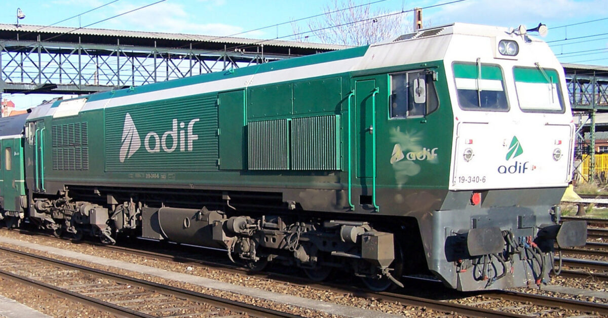 Adif auscultator train in Valladolid Campo Grande (CC BY SA) VARIOUS PHOTOGRAPHS-Flickr. Image cropped.