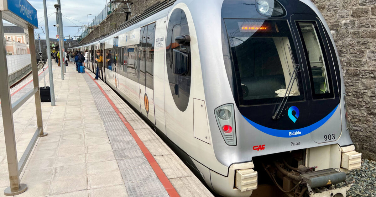 900 series train at Hendaye station, where ERTMS is already being tested (CC BY NC SA) ERNST KERS-Flickr. Image cropped.
