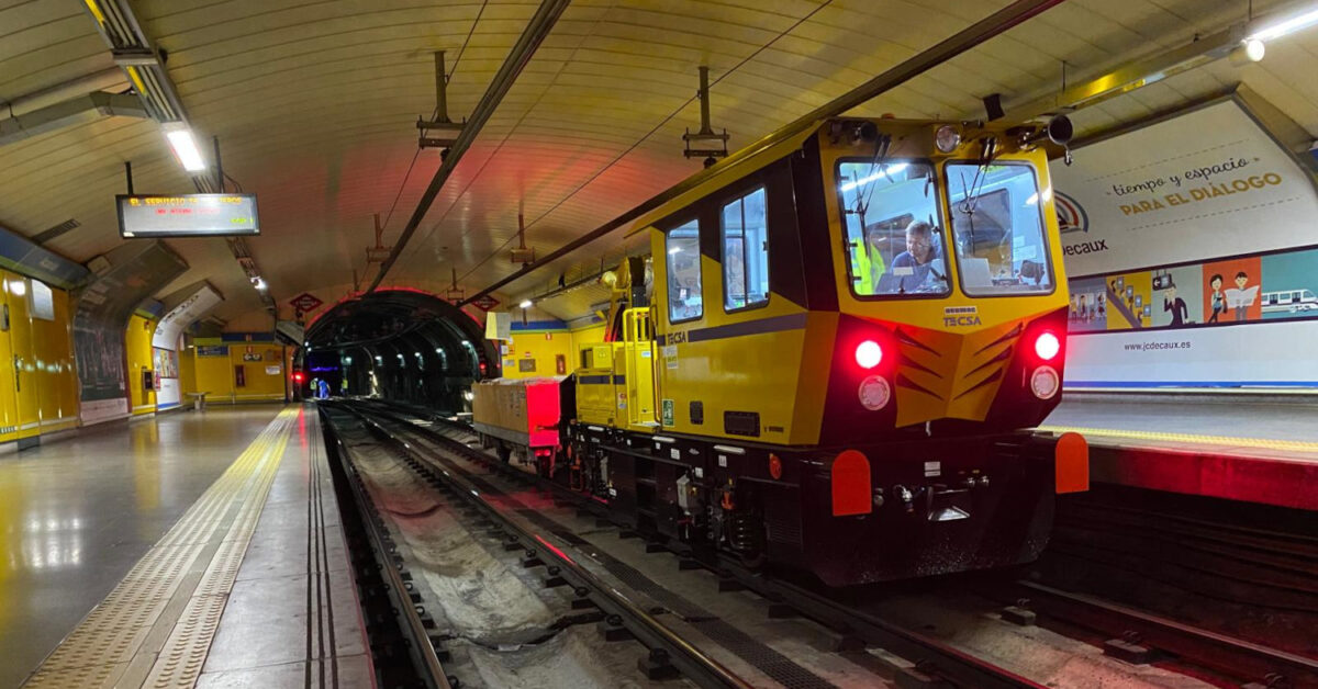 Dresina con vagón de Metro de Madrid fabricada por Uromac. (C) UROMAC SYSTEMS.