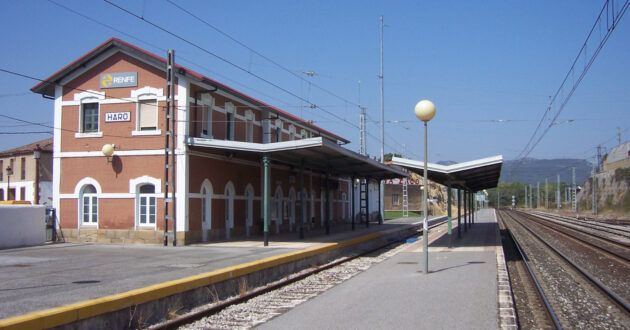 Platforms at Haro station, which will be affected by the reform of the line (CC BY SA) BIGSUS.