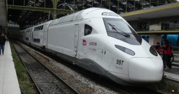 One of the TGV M trains used for homologation at Paris-Gare de Lyon station, (CC BY SA) RÉMI SIMONNIN-Wikimedia Commons. Cropped image.