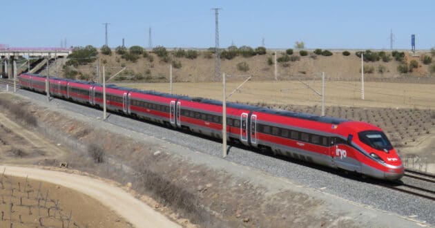 Tren de Iryo cubriendo el servicio Madrid-Málaga. (CC BY SA) CHENCHO RUIZ-Wikimedia Commons. Imagen recortada.