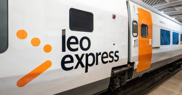 Talgo VI con la decoración de Leo Express después de su reforma tras llegar desde España. © LEO EXPRESS.