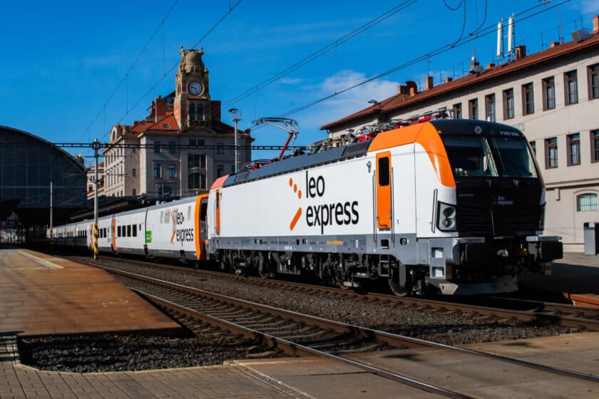 El tren antes de salir de Praga, con la Siemens Vectron 193-226 en cabeza. © LEO EXPRESS.