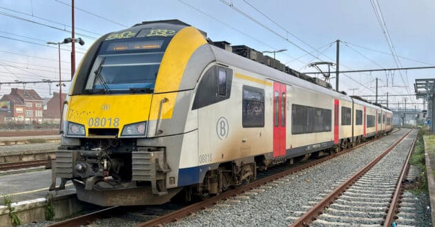 Tren de la serie AM 08 de SNCB, similar al implicado en el accidente. (CC BY SA) MATGRT-Wikimedia Commons. Imagen recortada.