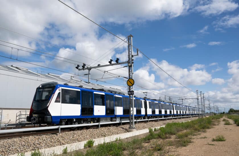 Tren completo de la serie 10.000 en Corella. © METRO DE MADRID.