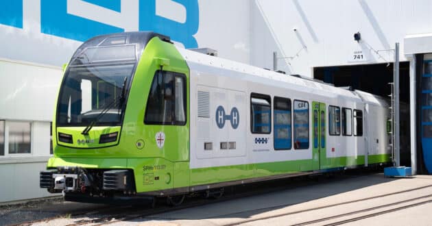 El primer vehículo de la serie, en la factoría de Stadler en Erlen. © STADLER.