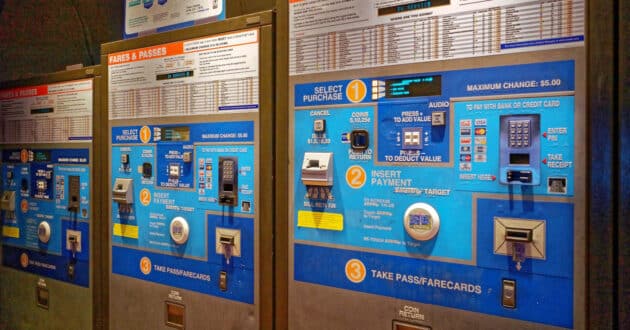 Máquinas de venta de billetes del metro de Washington que serán reemplazadas por las de Indra. (CC BY SA) BURKHARD MÜCKE-Wikimedia Commons. Imagen recortada.