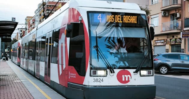 Tranvía de la línea 4 de Metrovalencia, la más usada de las líneas tranviarias. © MIGUEL BUSTOS.