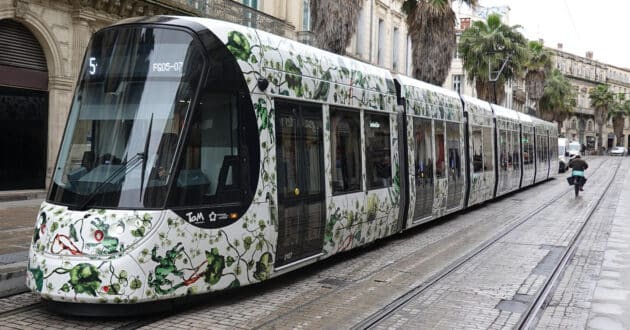 Tranvía Urbos en Montpellier, una de las ciudades que han confiado en CAF para su red tranviaria. (CC BY SA) SMILEY.TOERIST-Wikimedia Commons. Imagen recortada.