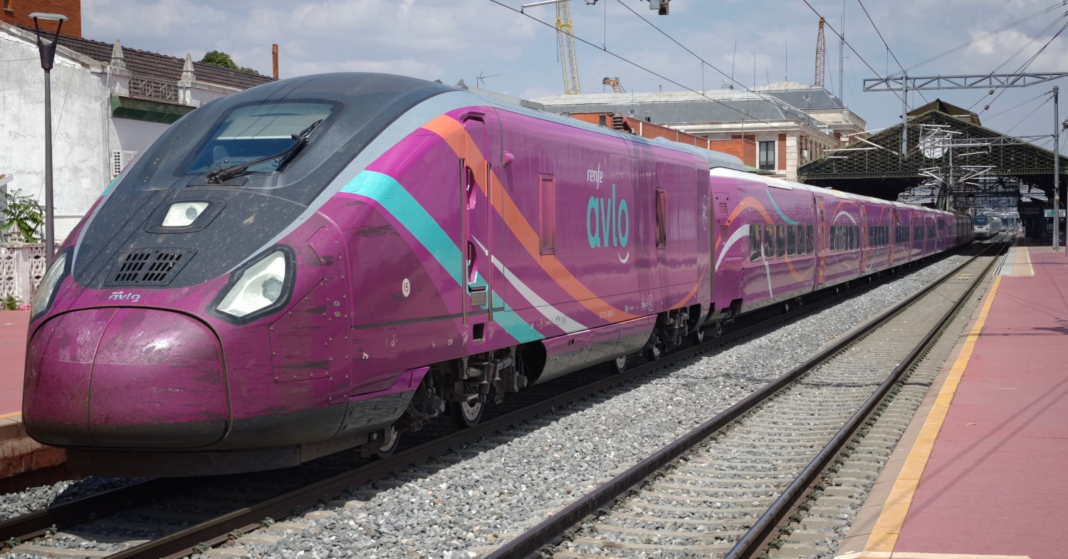 SEMAF y Renfe se reúnen para tratar las fisuras en la serie 106