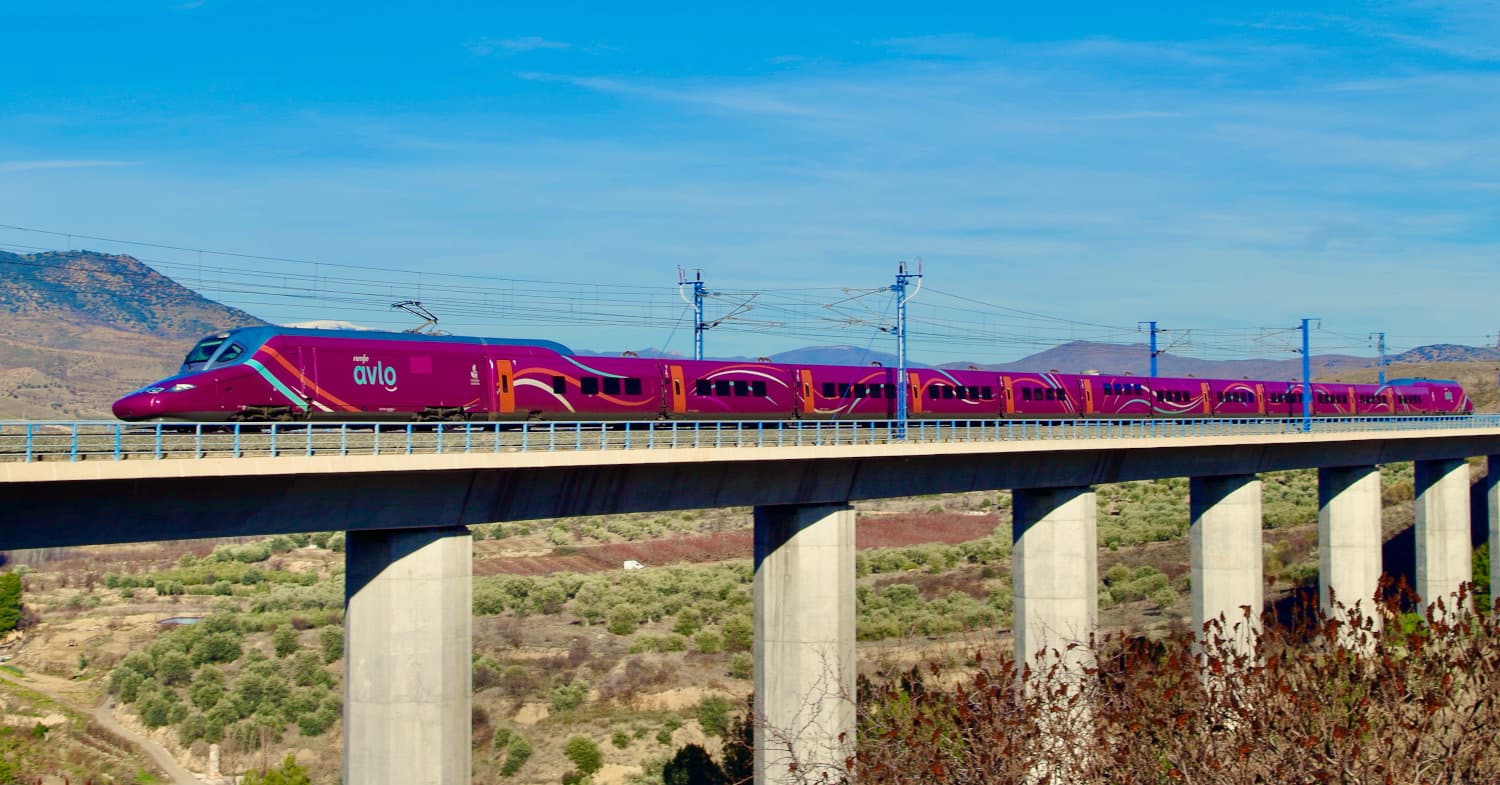 Adif awards Renfe Viajeros railway infrastructure testing contract for €4.27m